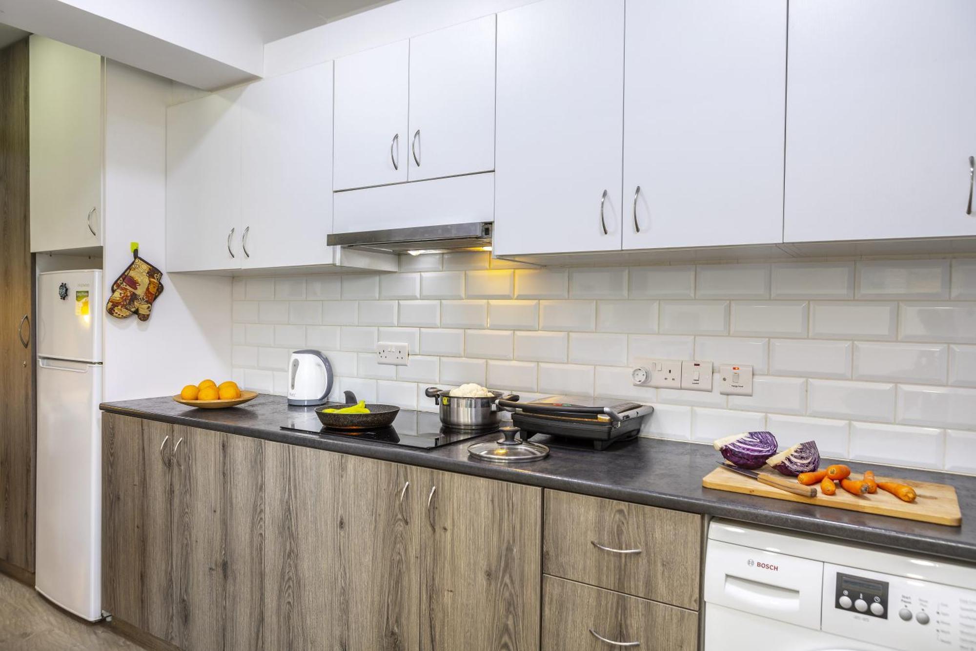 Atlantis Apartments 50M From Makenzy Seafront Ларнака Екстериор снимка