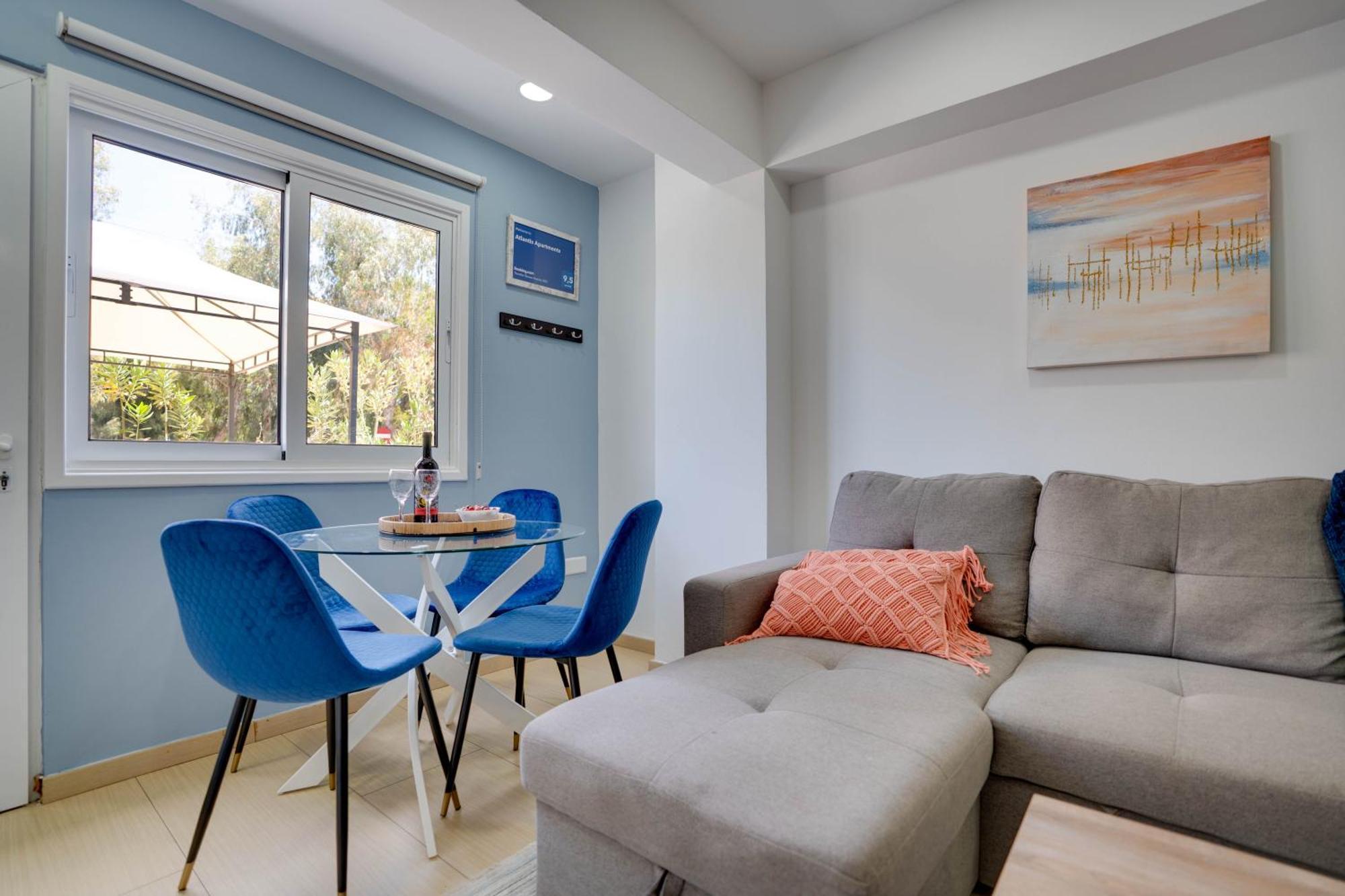 Atlantis Apartments 50M From Makenzy Seafront Ларнака Екстериор снимка