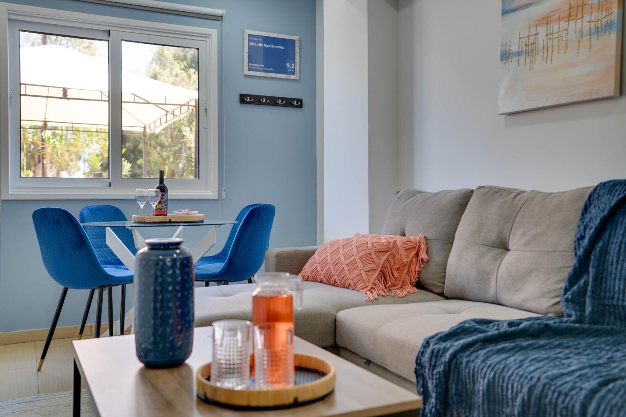 Atlantis Apartments 50M From Makenzy Seafront Ларнака Екстериор снимка
