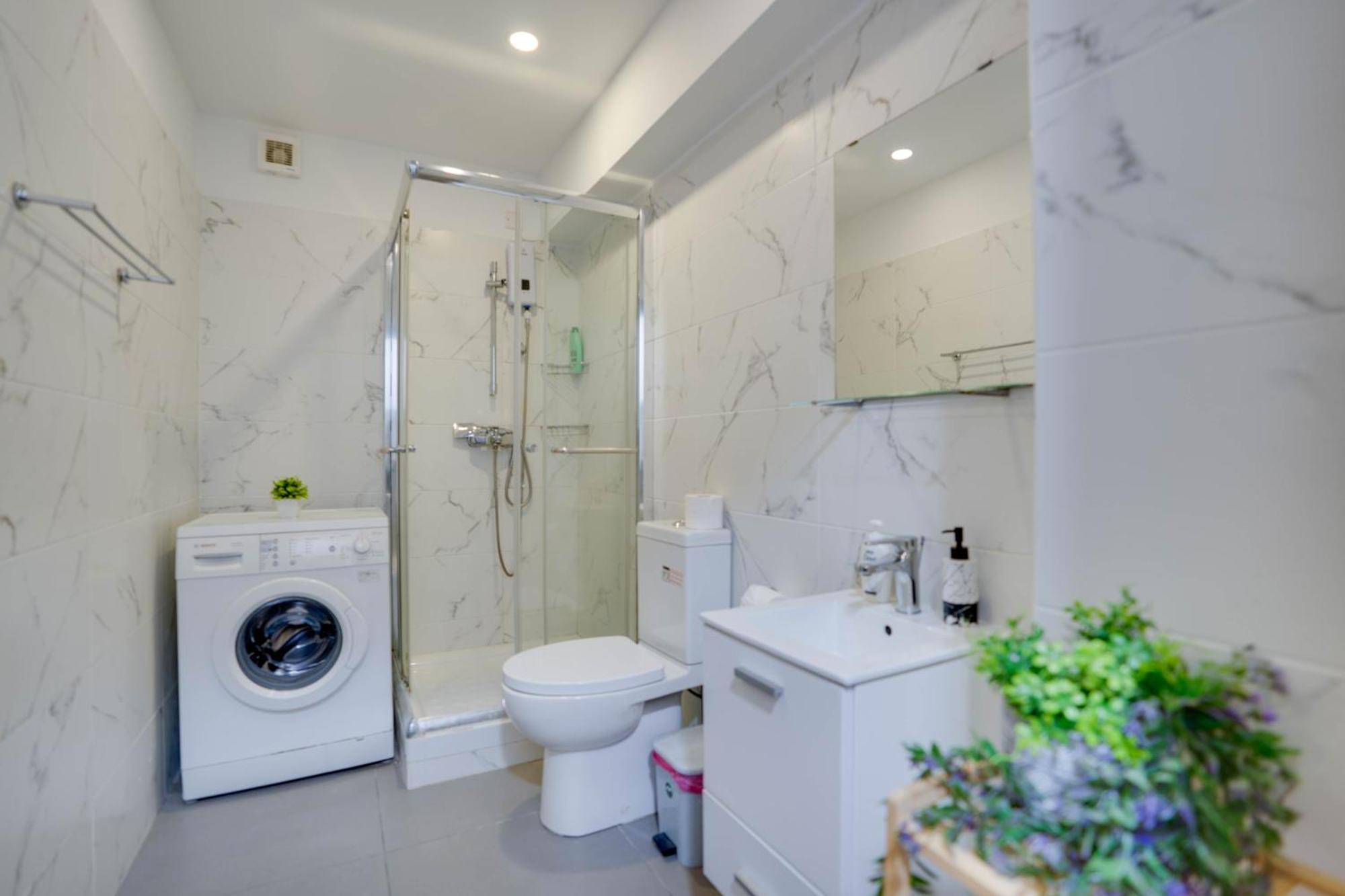 Atlantis Apartments 50M From Makenzy Seafront Ларнака Екстериор снимка