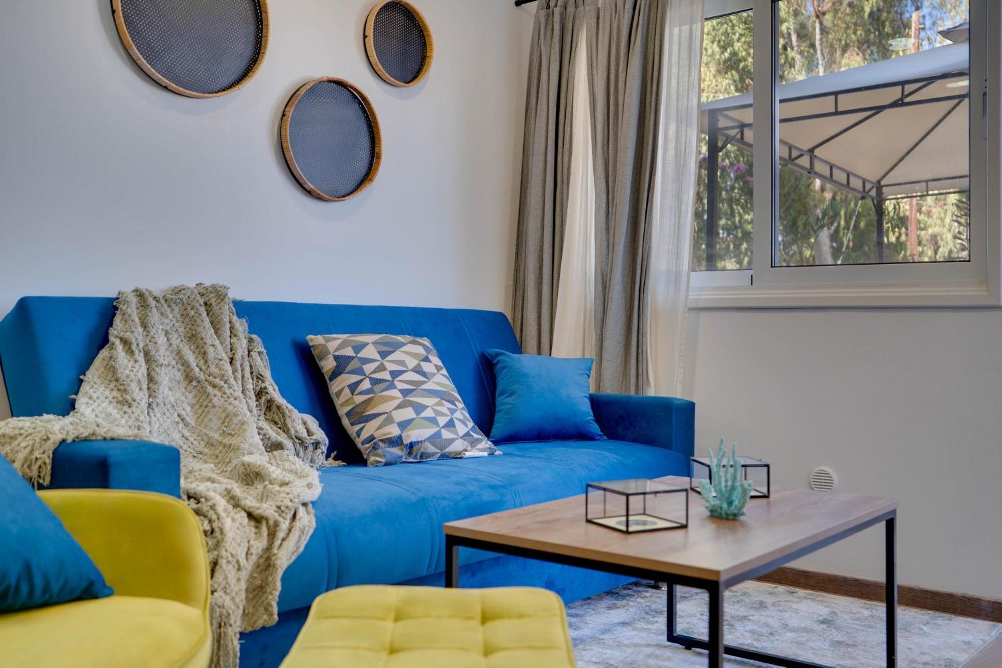 Atlantis Apartments 50M From Makenzy Seafront Ларнака Екстериор снимка