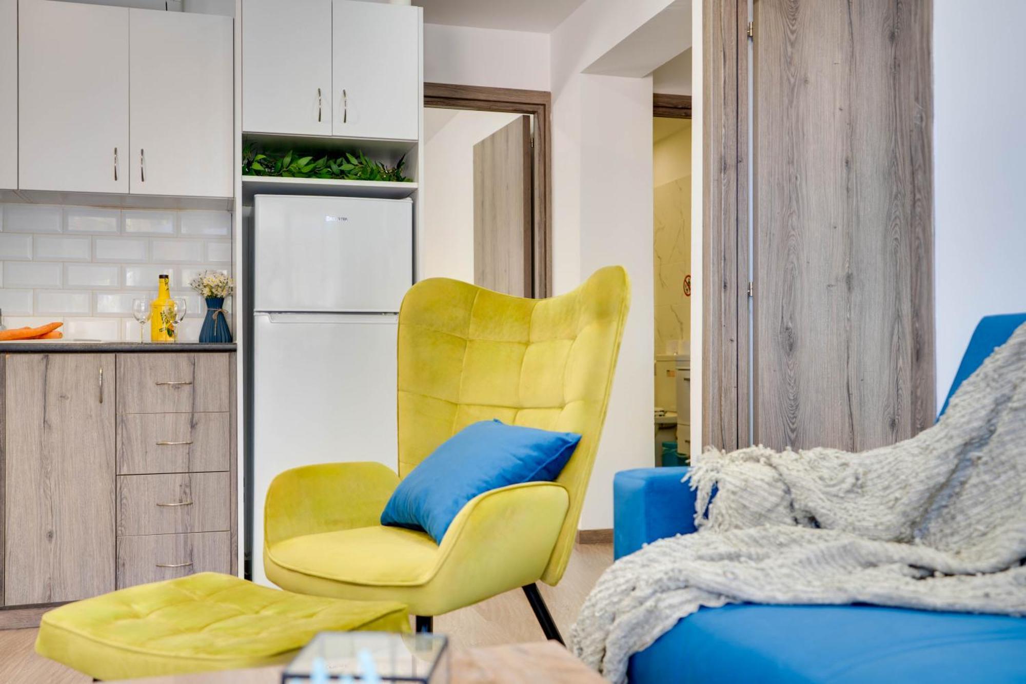 Atlantis Apartments 50M From Makenzy Seafront Ларнака Екстериор снимка