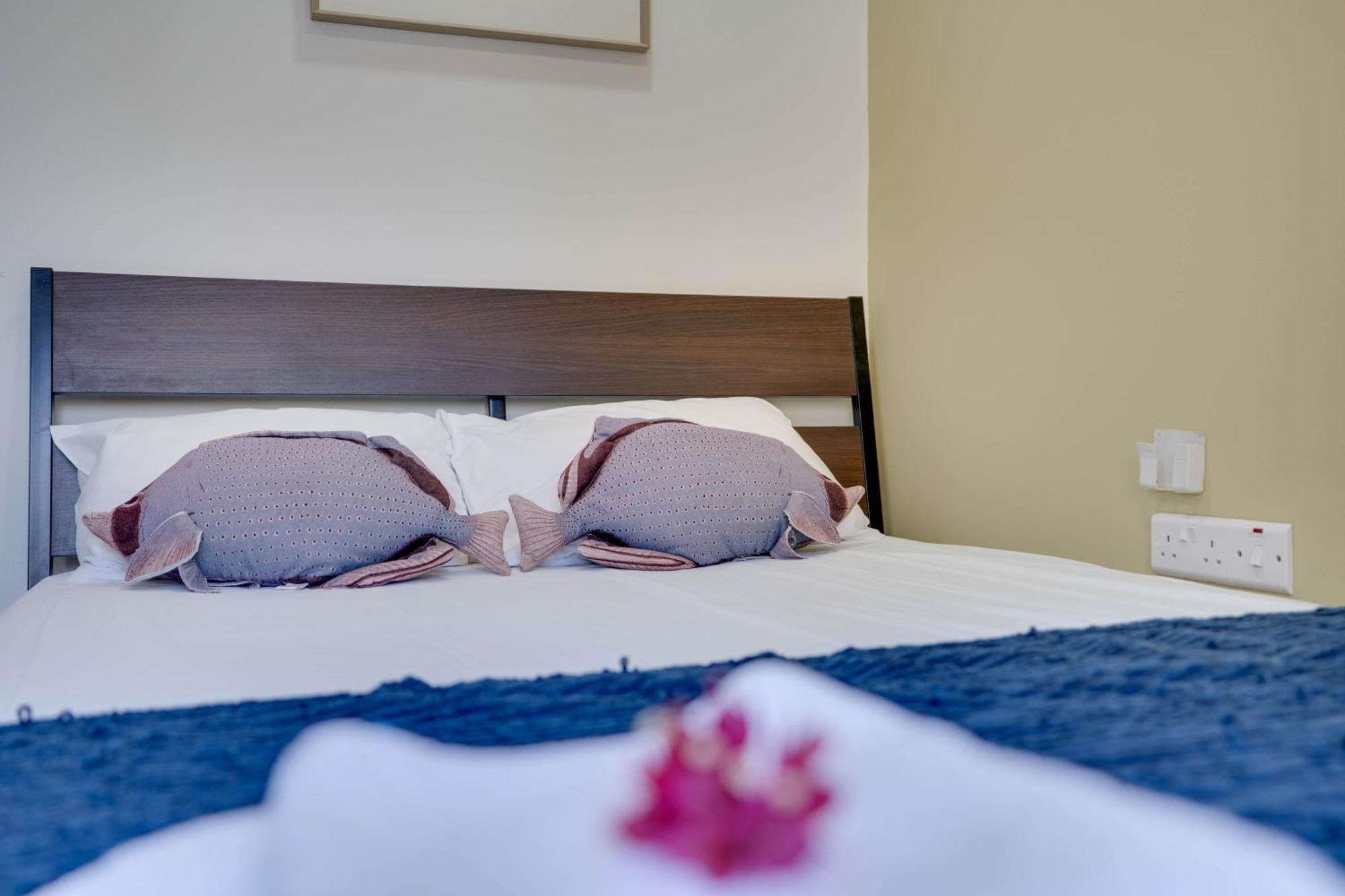Atlantis Apartments 50M From Makenzy Seafront Ларнака Екстериор снимка