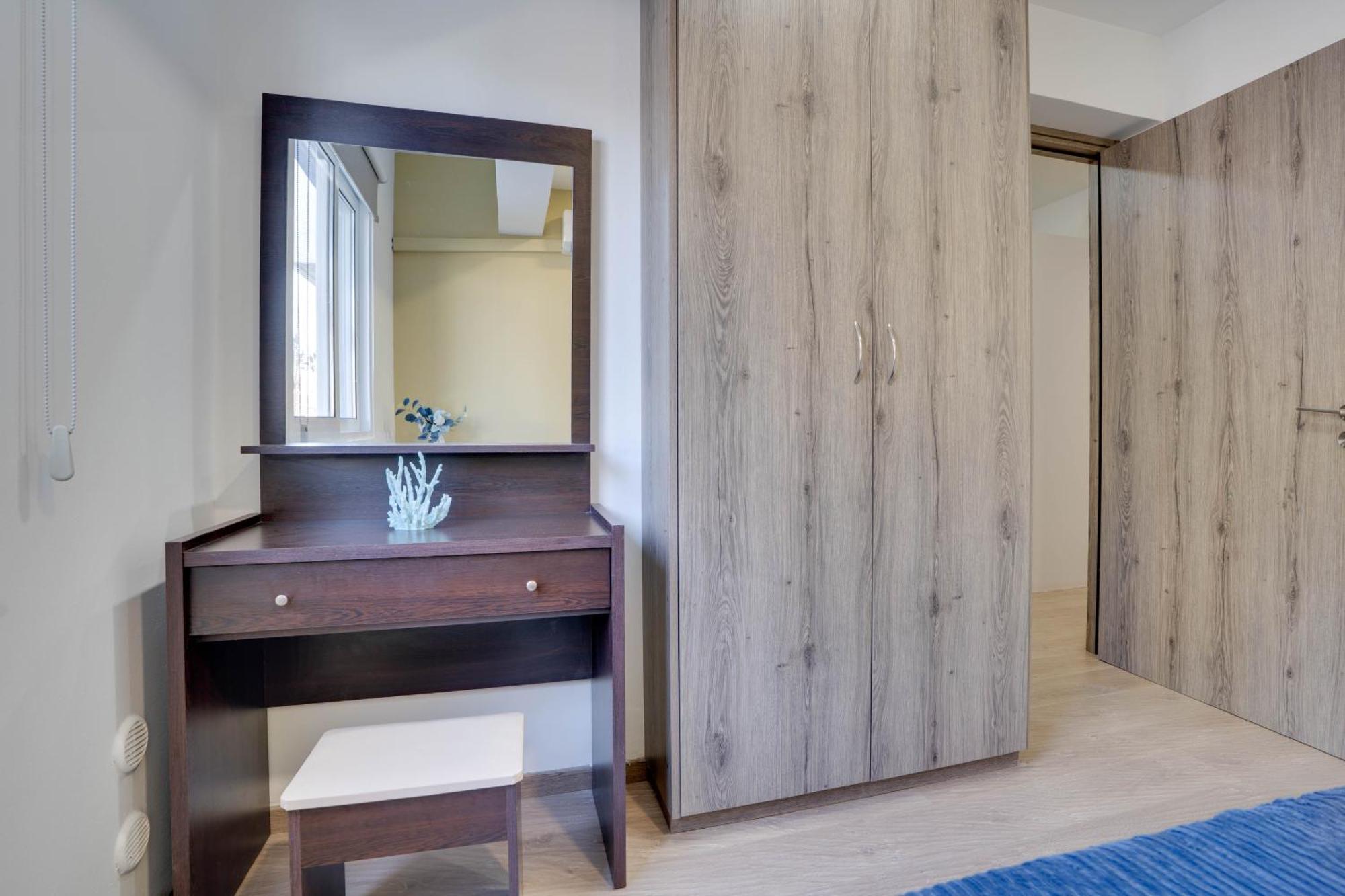 Atlantis Apartments 50M From Makenzy Seafront Ларнака Екстериор снимка