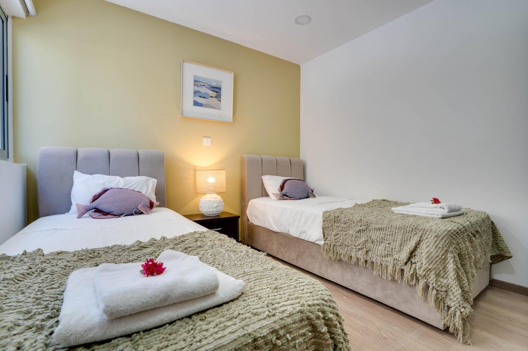 Atlantis Apartments 50M From Makenzy Seafront Ларнака Екстериор снимка