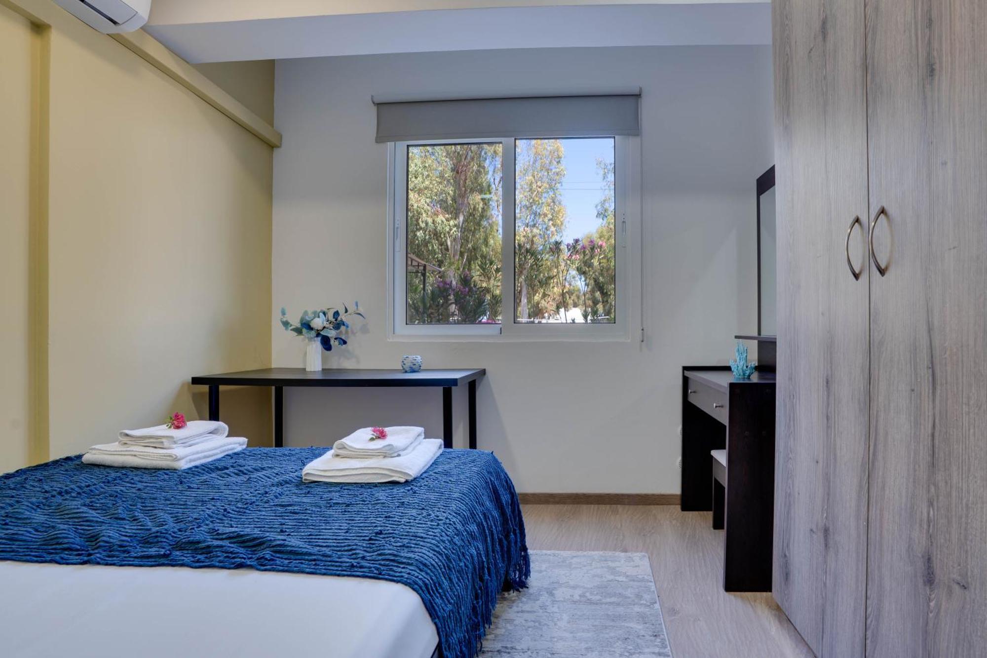 Atlantis Apartments 50M From Makenzy Seafront Ларнака Екстериор снимка