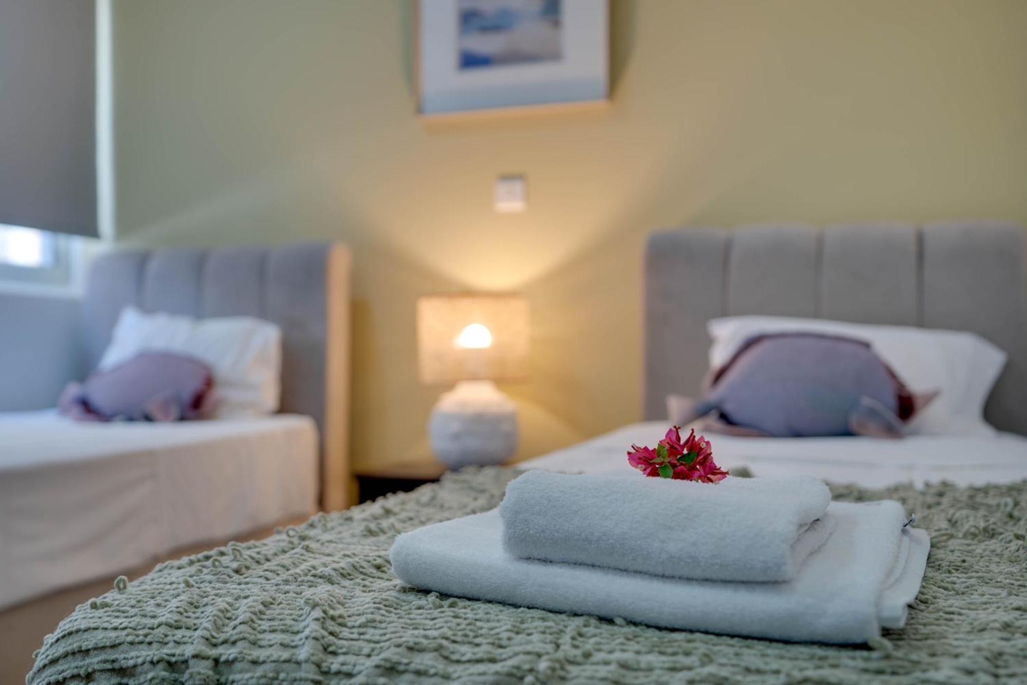 Atlantis Apartments 50M From Makenzy Seafront Ларнака Екстериор снимка